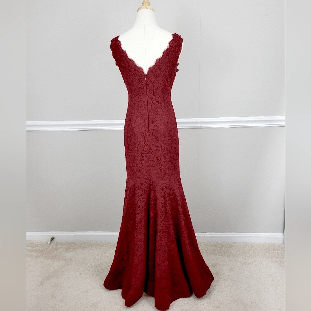 ADRIANNA PAPELL Elegant Burgandy Lace Evening Gown - Picture 3 of 7